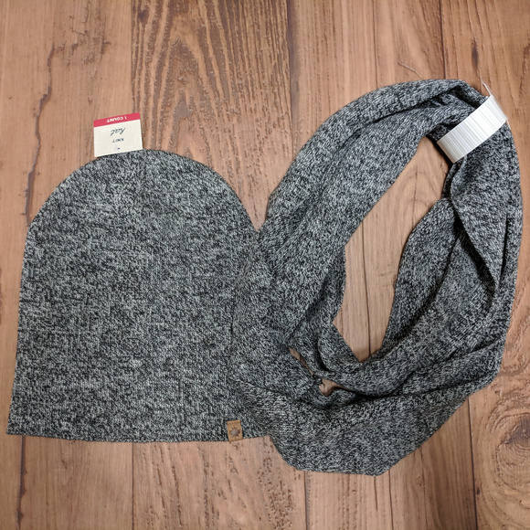 NWT 2pcs set of Scarf and Beanie Unisex - Picture 1 of 8